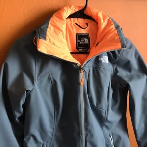 North Face Women’s Windwall jacket